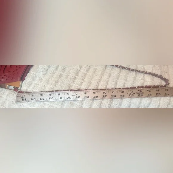 Handmade artisan laser cut leather bag artist unknown. Pristine real silk lining - Picture 11 of 14